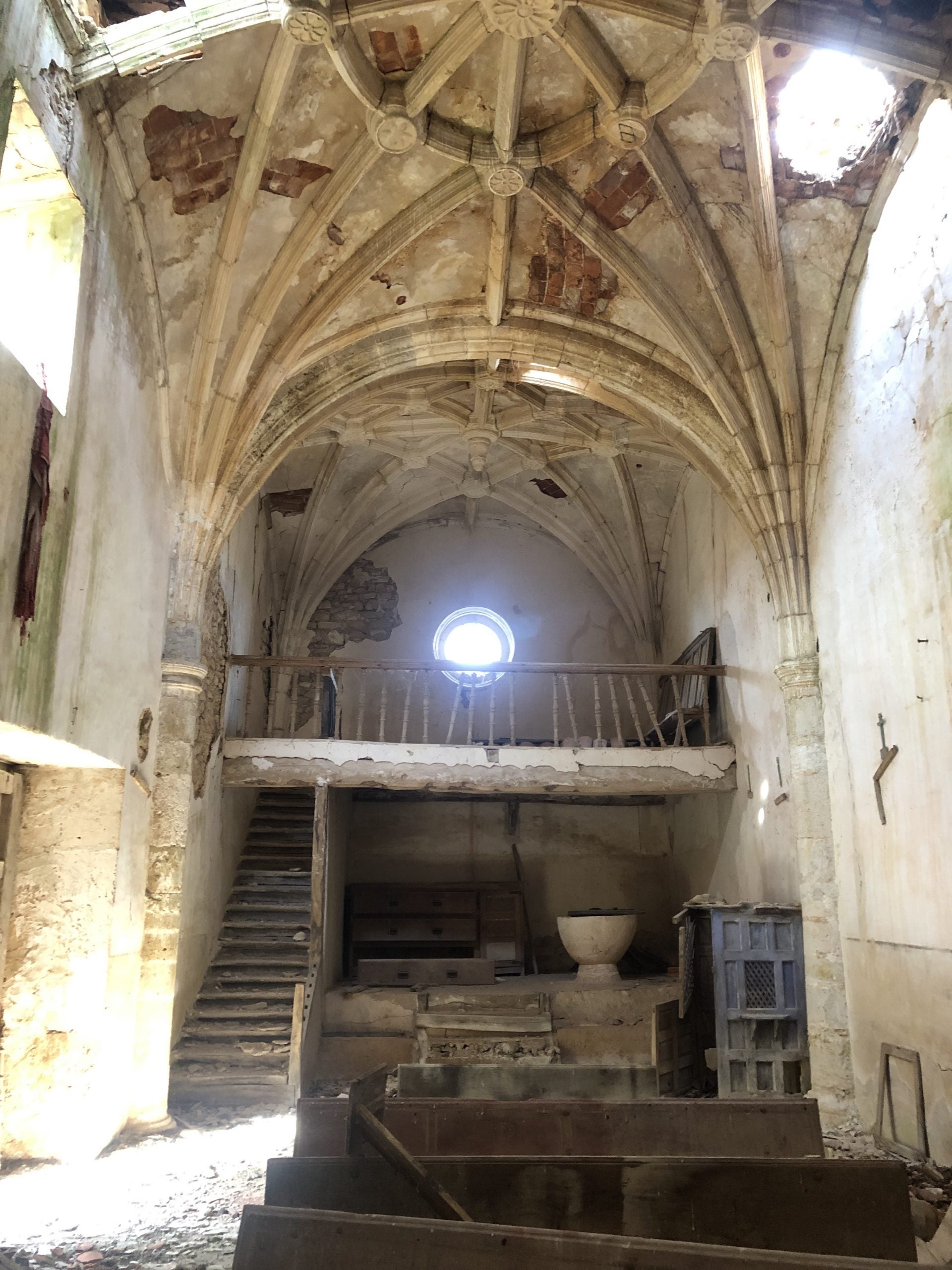 Imagen secundaria 2 - Estado actual de la iglesia de Hiniestra, en Burgos.