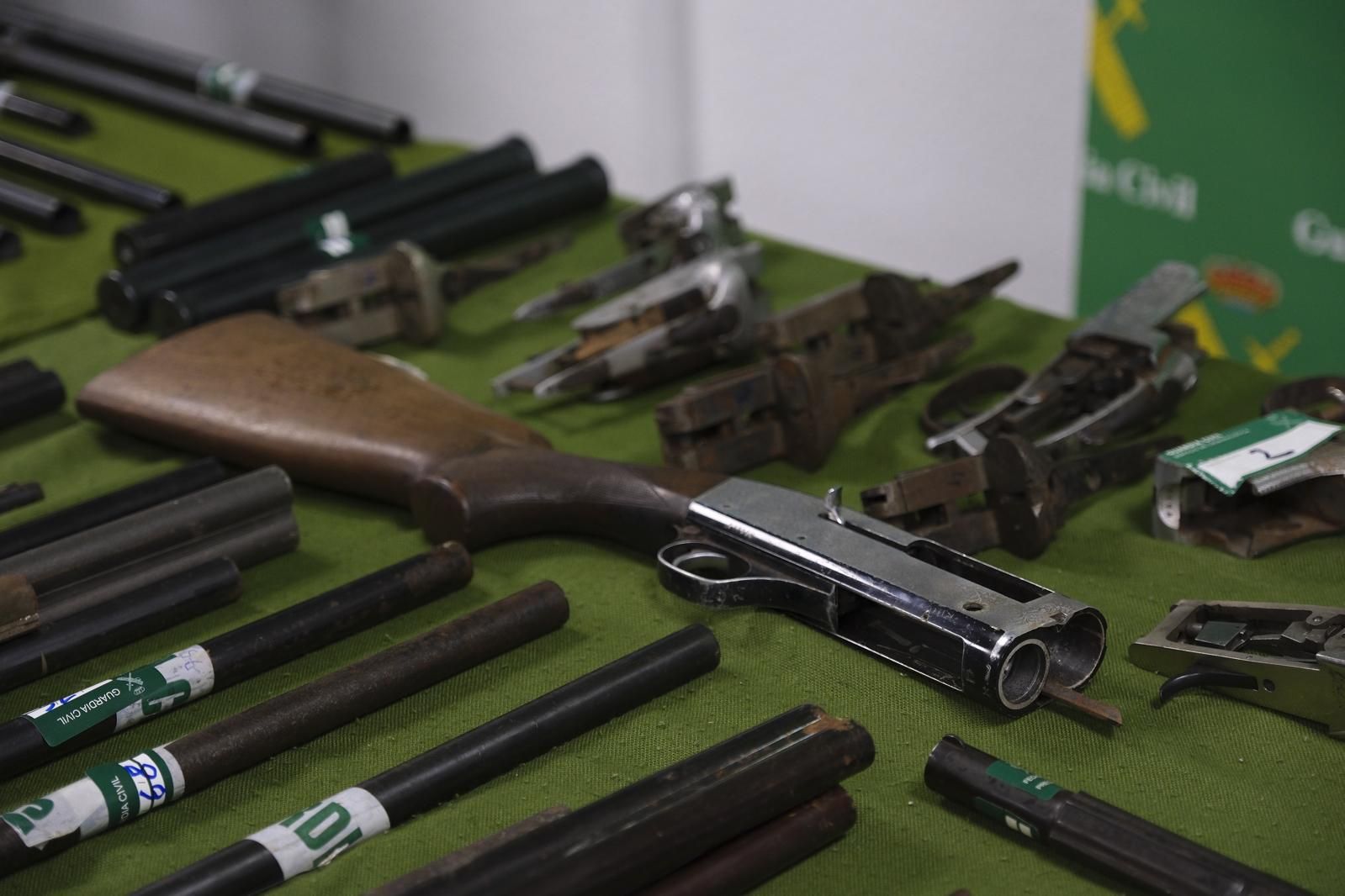 Imágenes del mayor taller ilegal de armas de fuego en Las Palmas