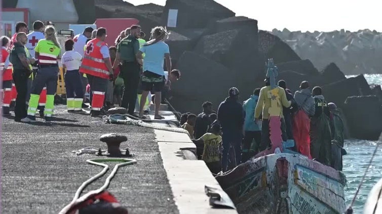 Llega a El Hierro un cayuco con 183 inmigrantes a bordo