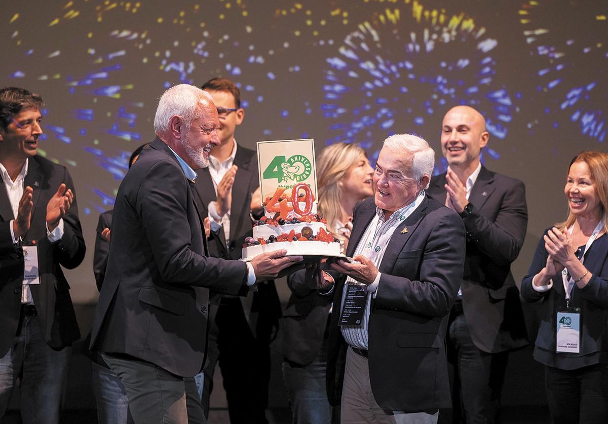 HiperDino celebra su 40 aniversario con un congreso para la posteridad