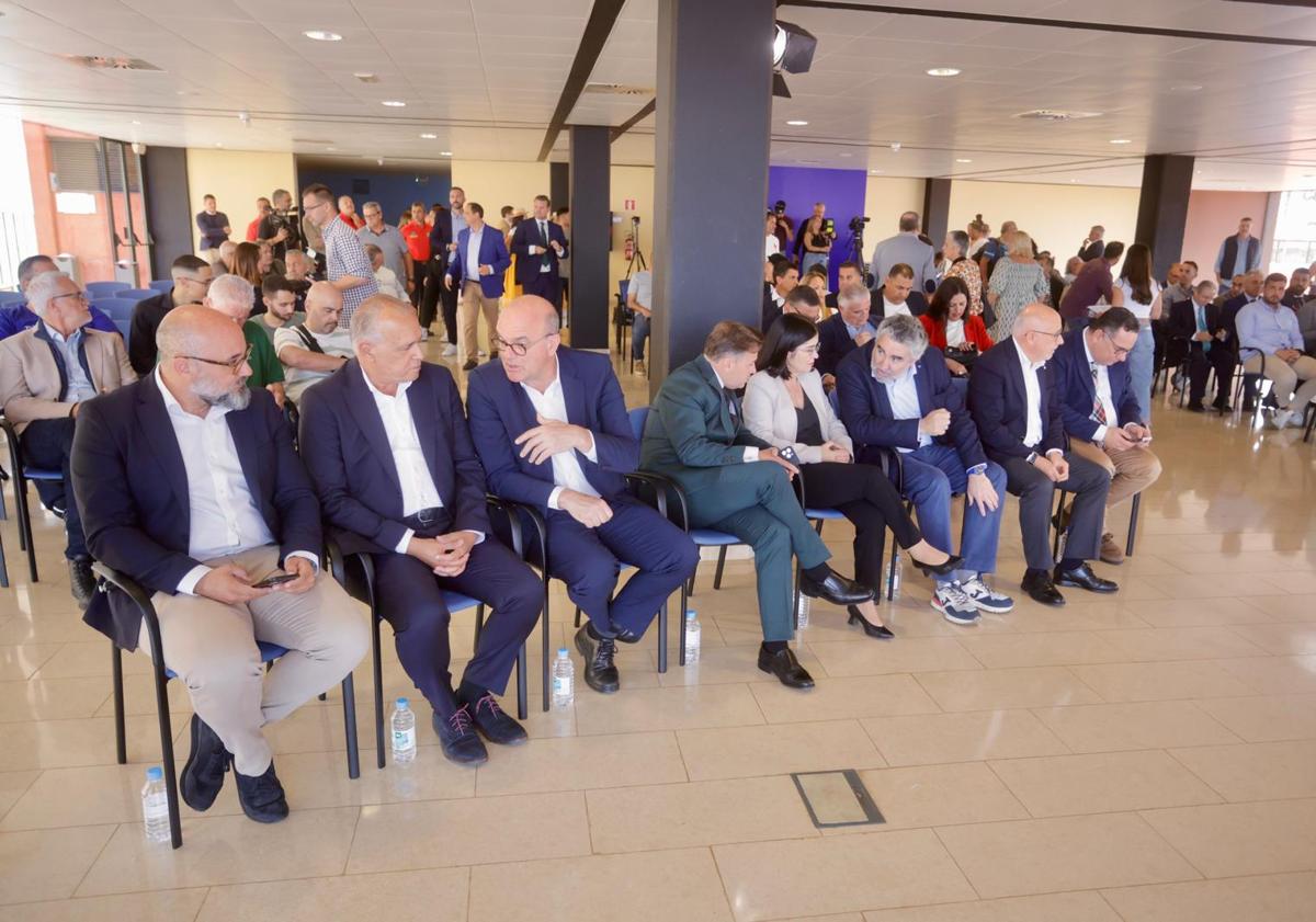 Imagen principal - Presentación por todo lo alto del Rallys Islas Canarias mundialista