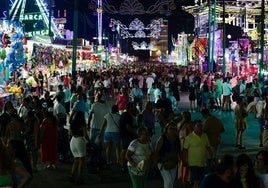 Ambiente en el Real, ya por la noche, este miércoles de feria.