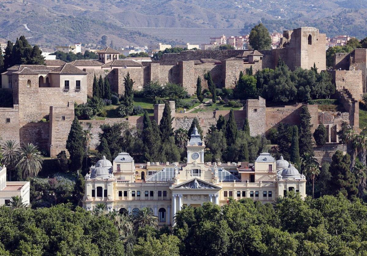 Los ayuntamientos de Málaga ingresan 640 euros de media por habitante en impuestos locales