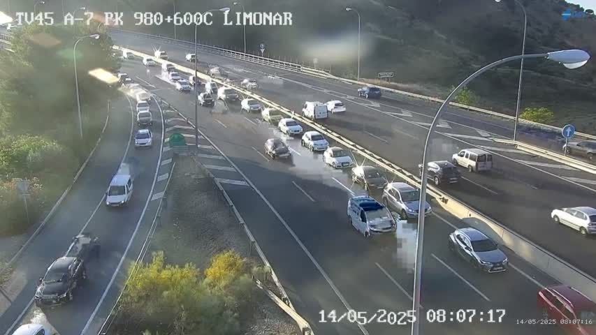 Una colisión entre dos vehículos deja retenciones en la A-7 de Málaga a la altura de Monte Dorado
