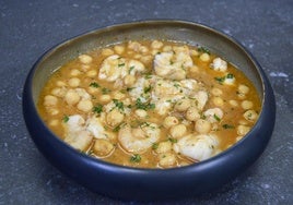Receta de garbanzos con rape y gambas