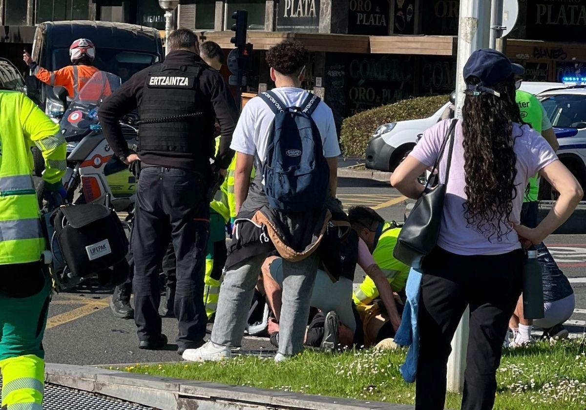 Dos heridos graves en un accidente en la Avenida de la Libertad de San Sebastián
