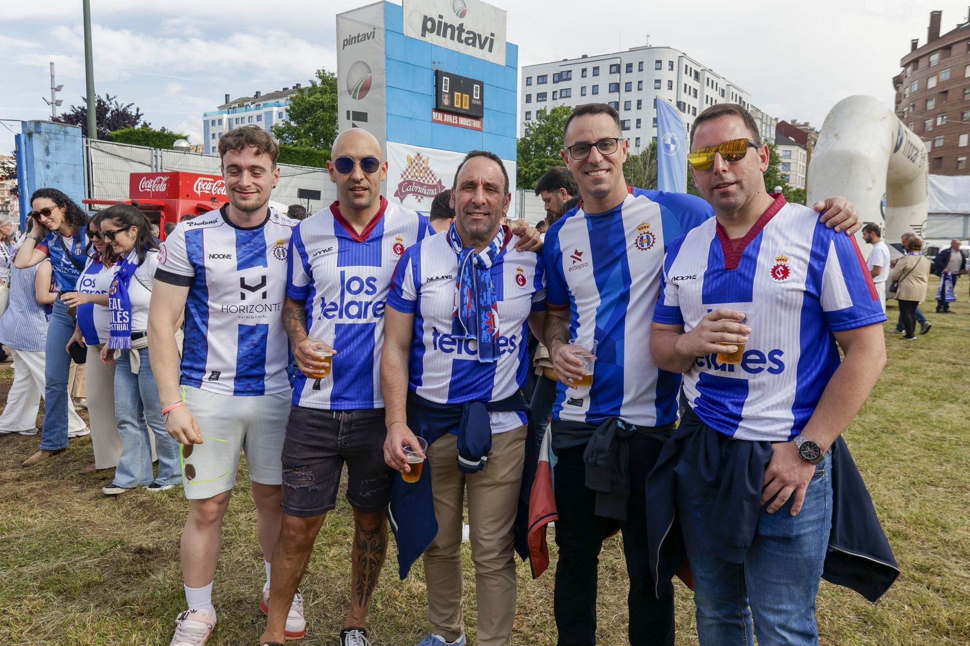 Hugo, Toñín, José Antonio, Víctor y Sergio.