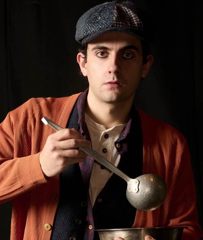 Imagen secundaria 2 - Yune Nogueiras en 'Gaua', la bailarina y coreógrafa Nagore Tamayo y el actor Arnatz Puertas.