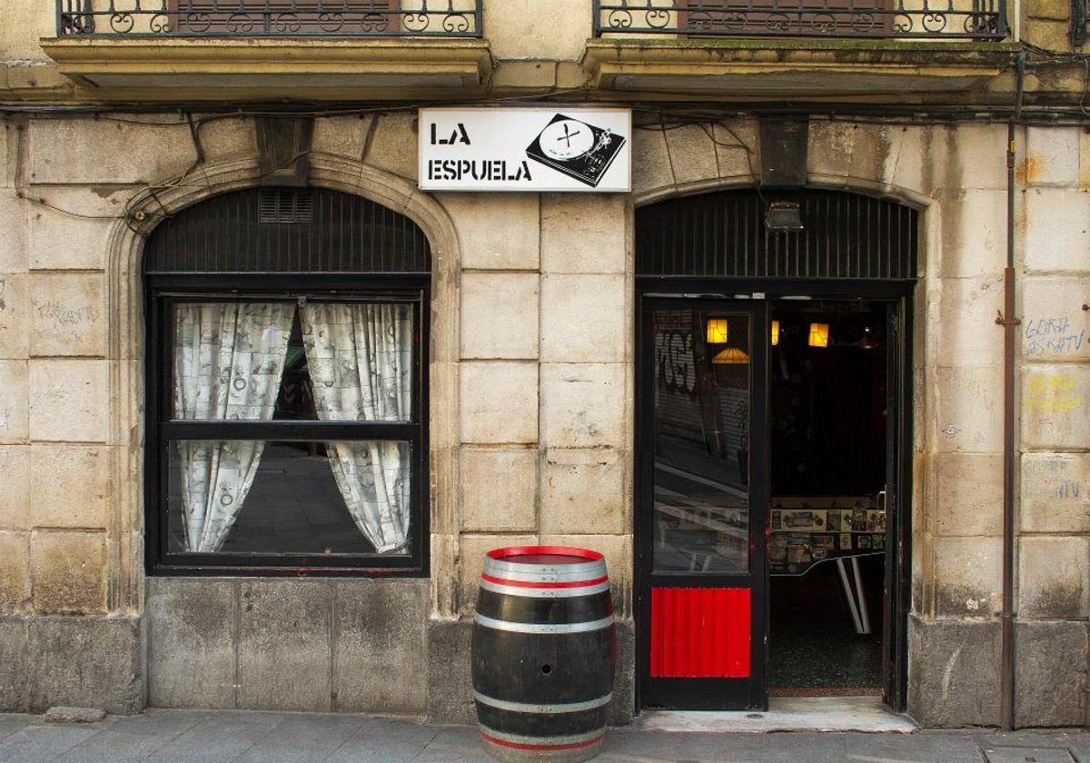 Bilbao pierde La Espuela, el corazón punk de Iturribide