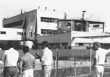 Una explosión «como 200 kilos de goma 2» mató a dos obreros en LEA en 1986