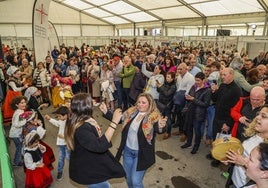 La última edición de la feria contó con 70 expositores y entre todas las piezas subastadas se ha alcanzado la cifra de 71.250 euros.