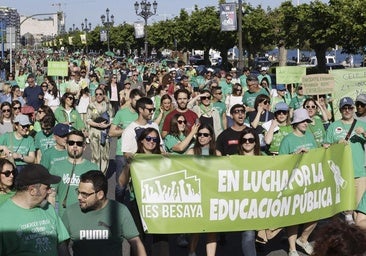 Docentes y Consejería alejan sus posturas tras otra jornada de huelga y manifestación