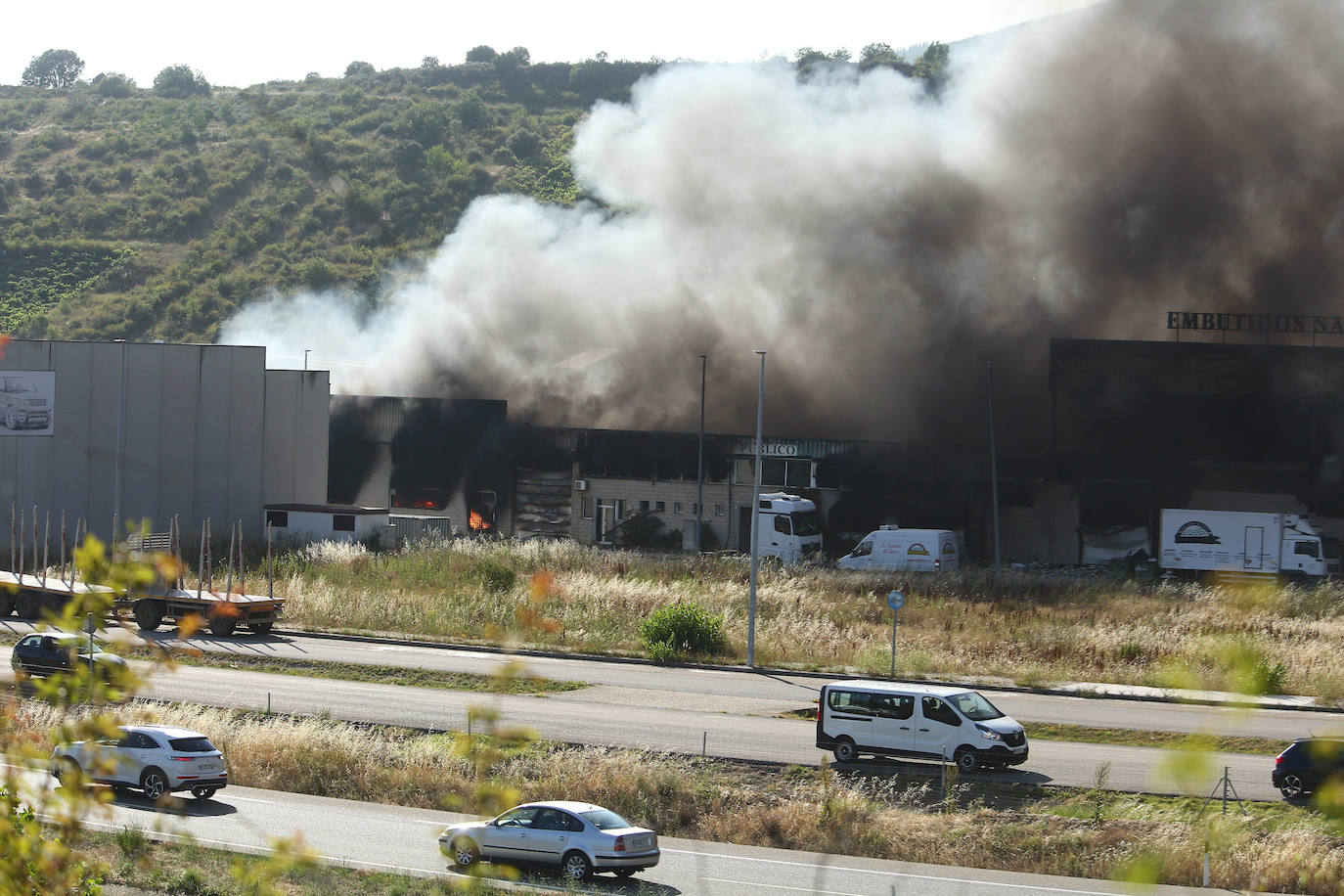 Incendio en una nave de embutidos de Bembibre