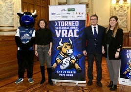 Presentación del torneo de promoción del VRAC en el Ayuntamiento.