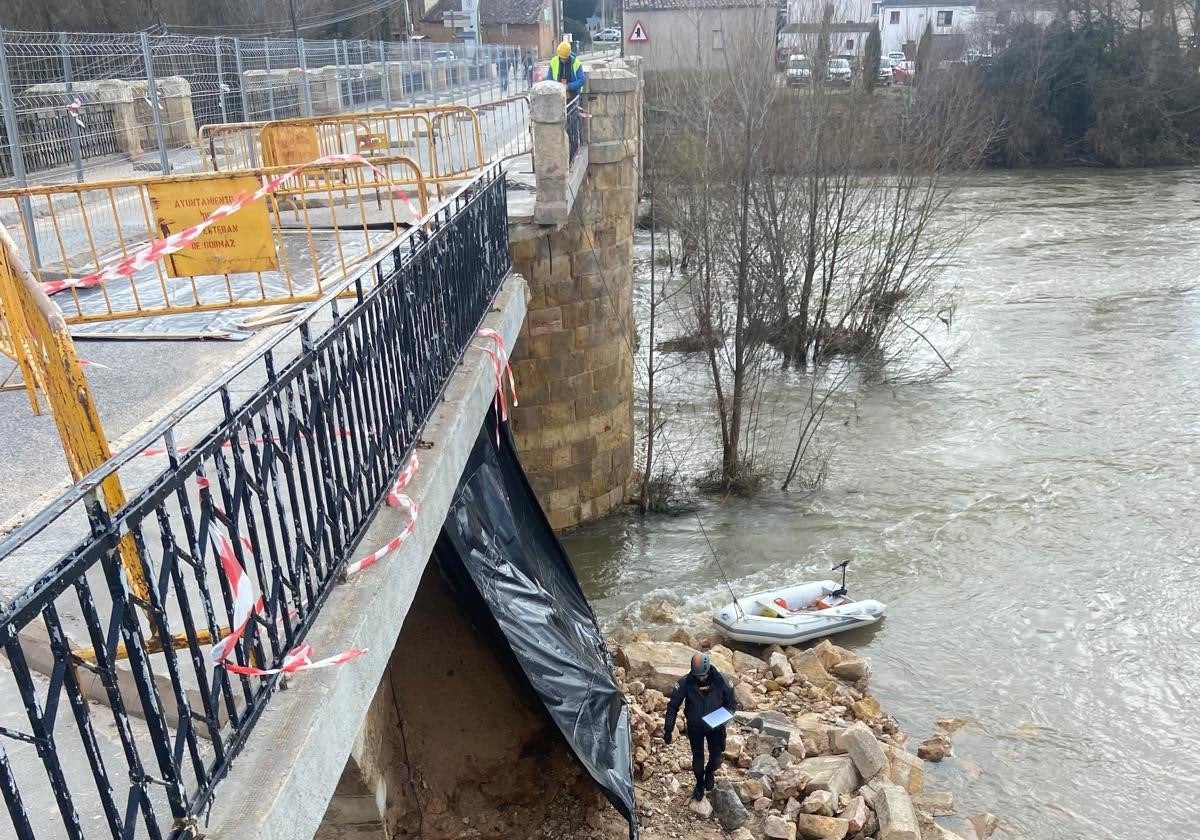 Transportes inicia las obras para reparar el puente de San Esteban de Gormaz dañado por las fuertes lluvias en Soria