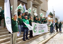Concentración de CSIF este viernes ante la Subdelegación del Gobierno en Segovia.