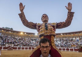 Emilio de Justo cortó las dos orejas a su segundo toro.