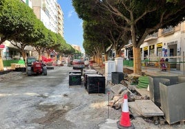 Almería Centro exige al Consistorio que finalice las obras del Paseo antes de Navidad