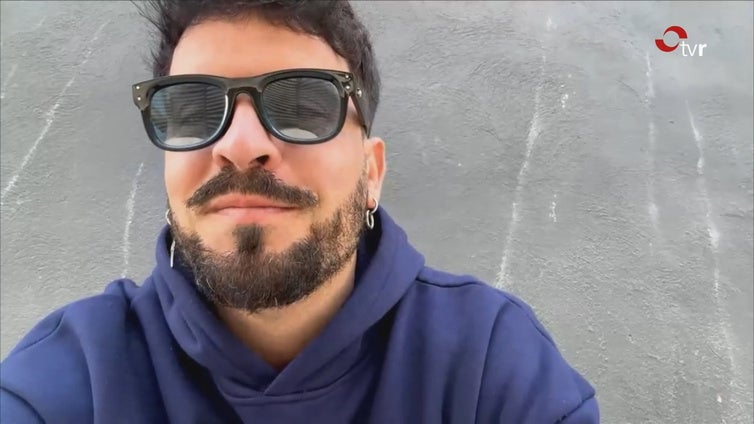 Javi Fernández, cantante de Bombai nos habla de sus diez años de carrera en Salimos?