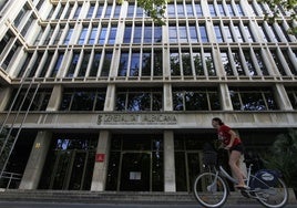 Edificio de la administración pública en Valencia.