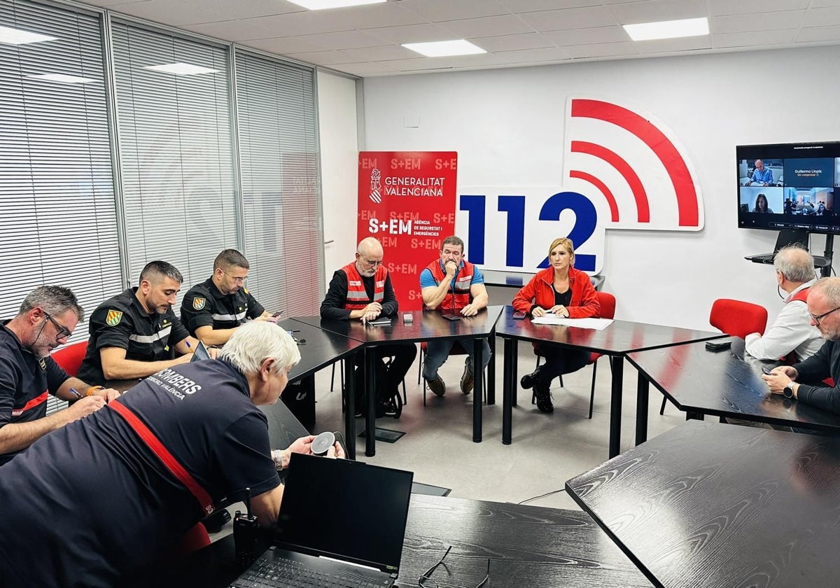 La jueza de la dana desoye la petición de un grupo de víctimas e insiste en no imputar al presidente de la CHJ