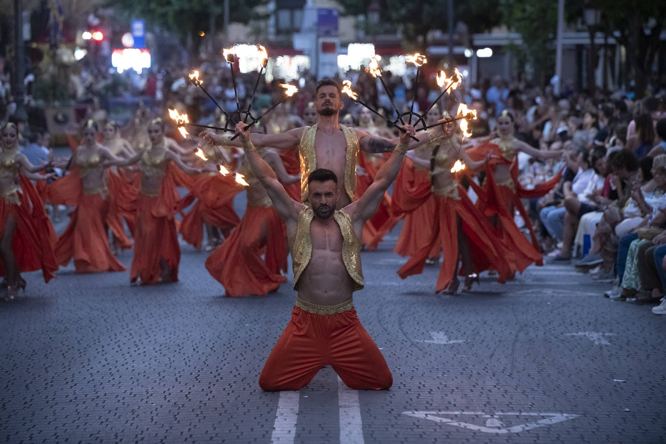 El gran desfile de Moros y Cristianos en Murcia, en imágenes