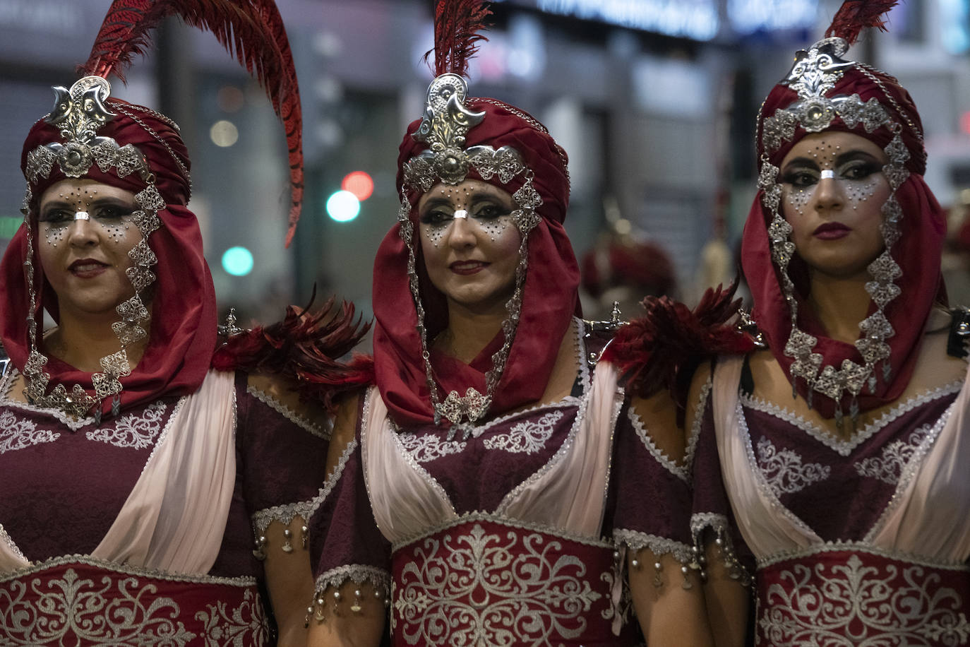 El gran desfile de Moros y Cristianos en Murcia, en imágenes