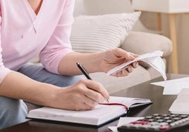 Ayuda de 500 euros por hijo al año: estas son las mujeres que pueden pedir pedirla.