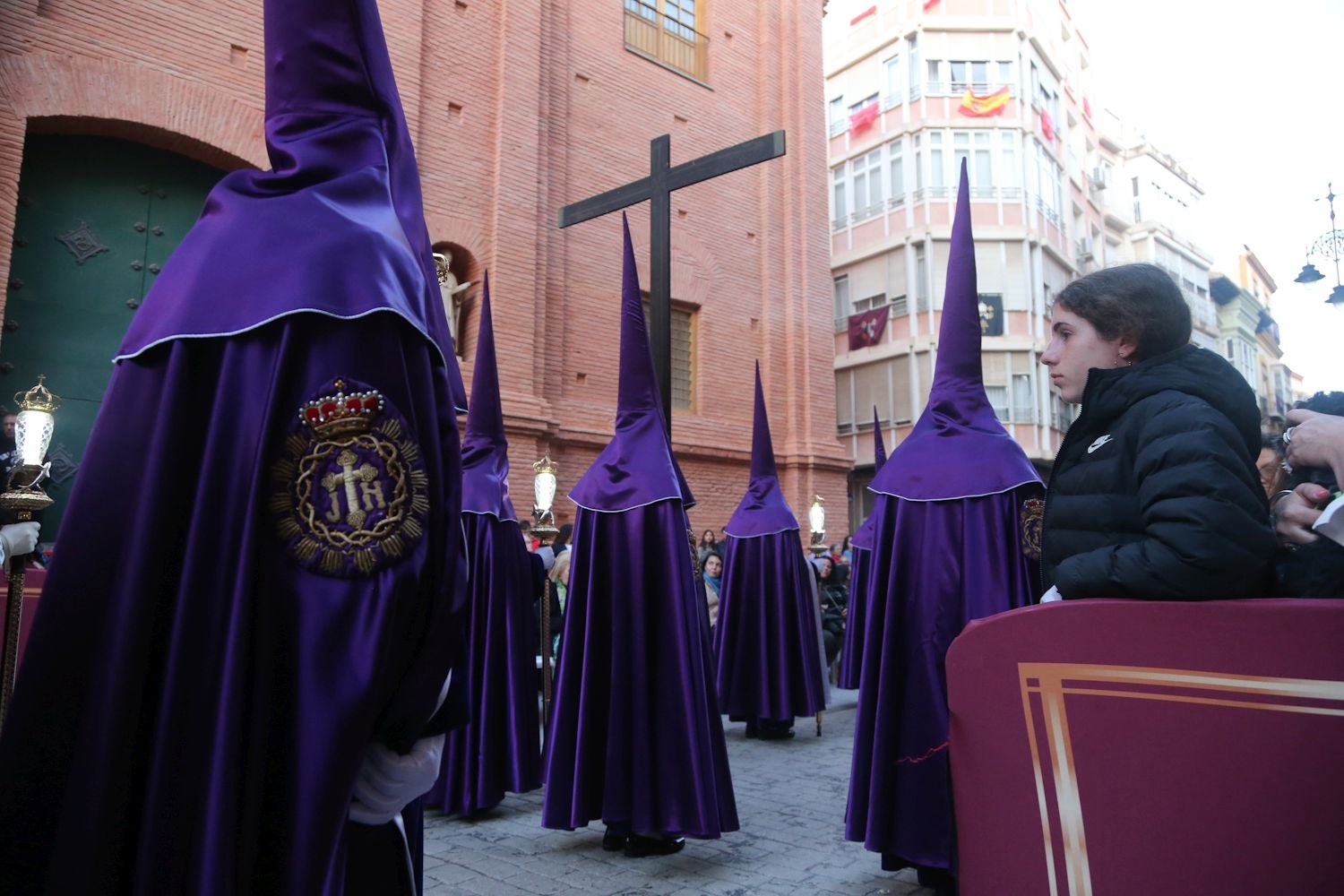La procesión del Santo Entierro en Cartagena, en imágenes