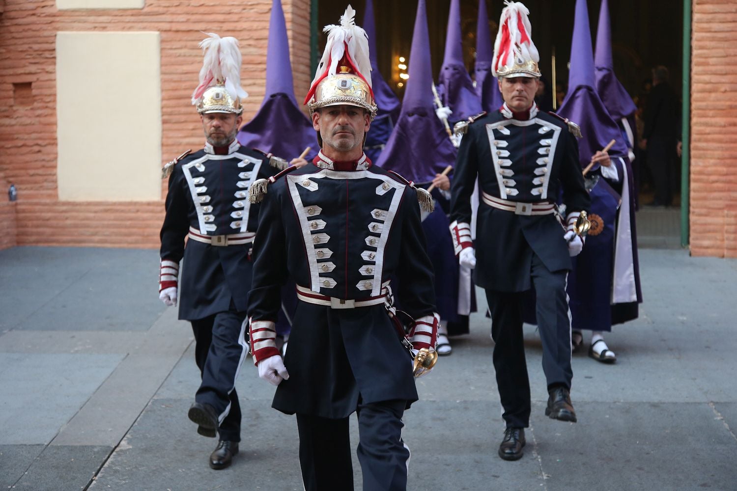 La procesión del Santo Entierro en Cartagena, en imágenes