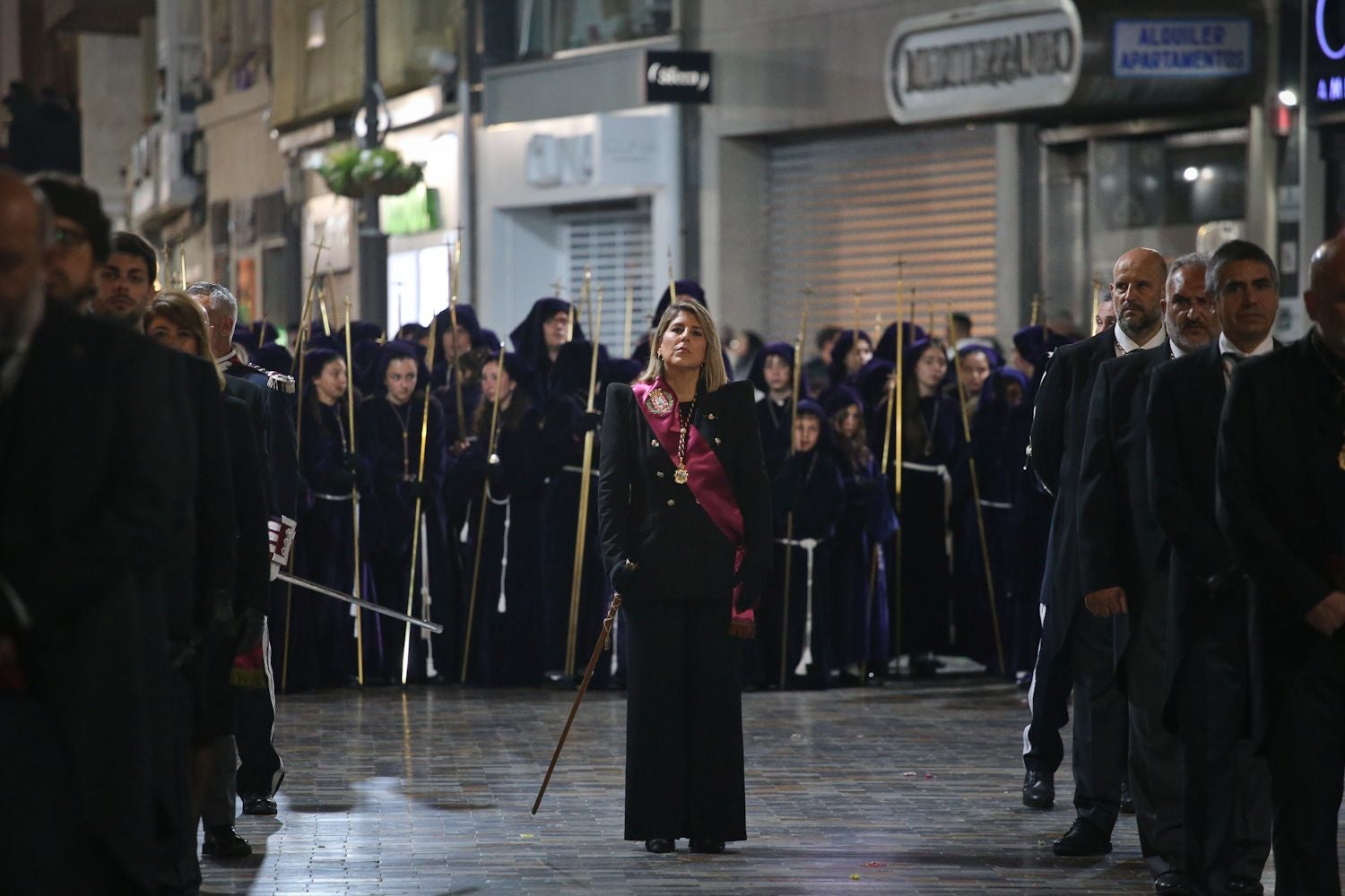 La procesión del Santo Entierro en Cartagena, en imágenes