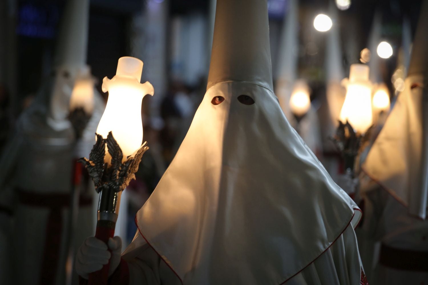 La procesión del Santo Entierro en Cartagena, en imágenes