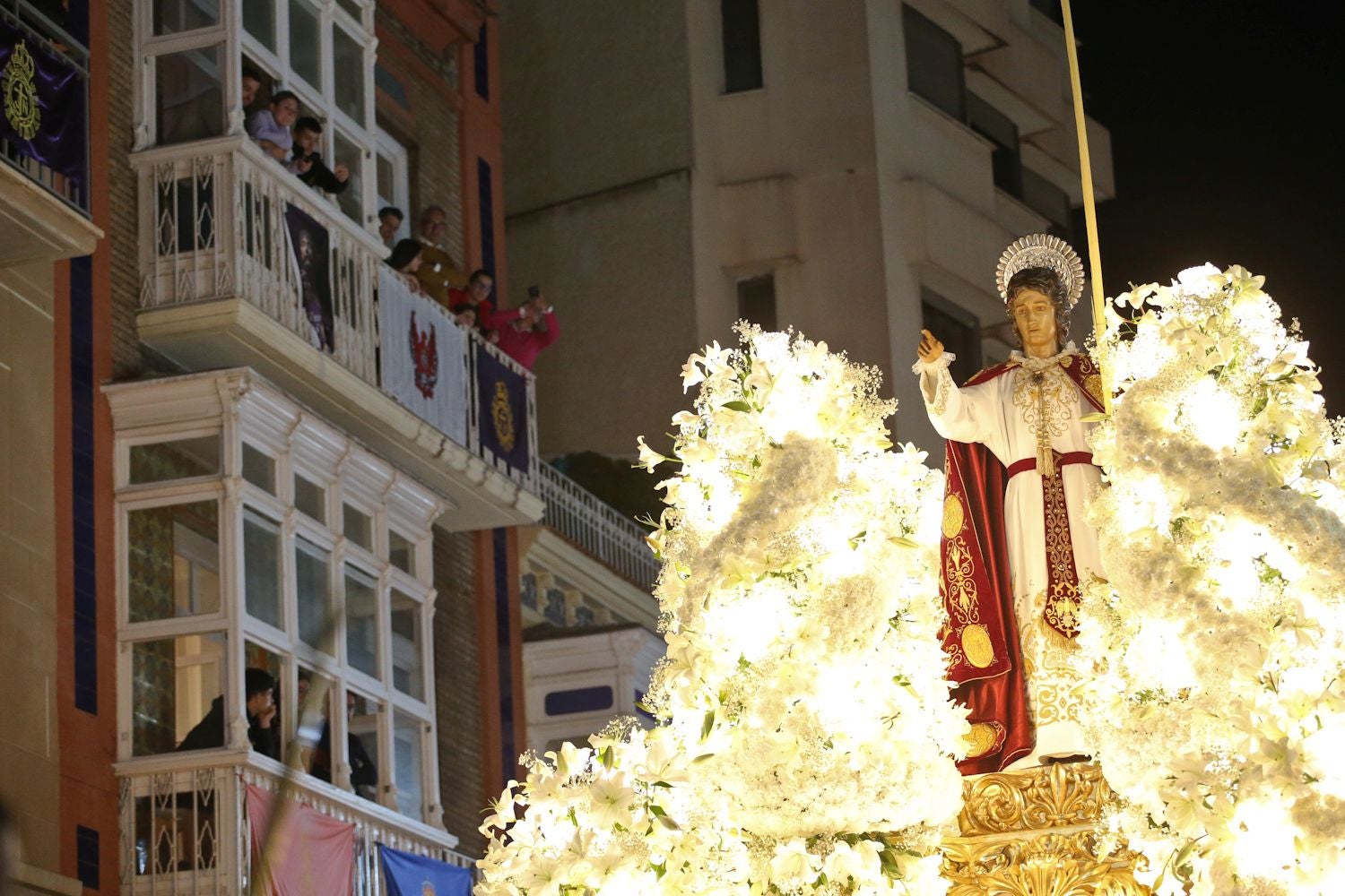La procesión del Santo Entierro en Cartagena, en imágenes