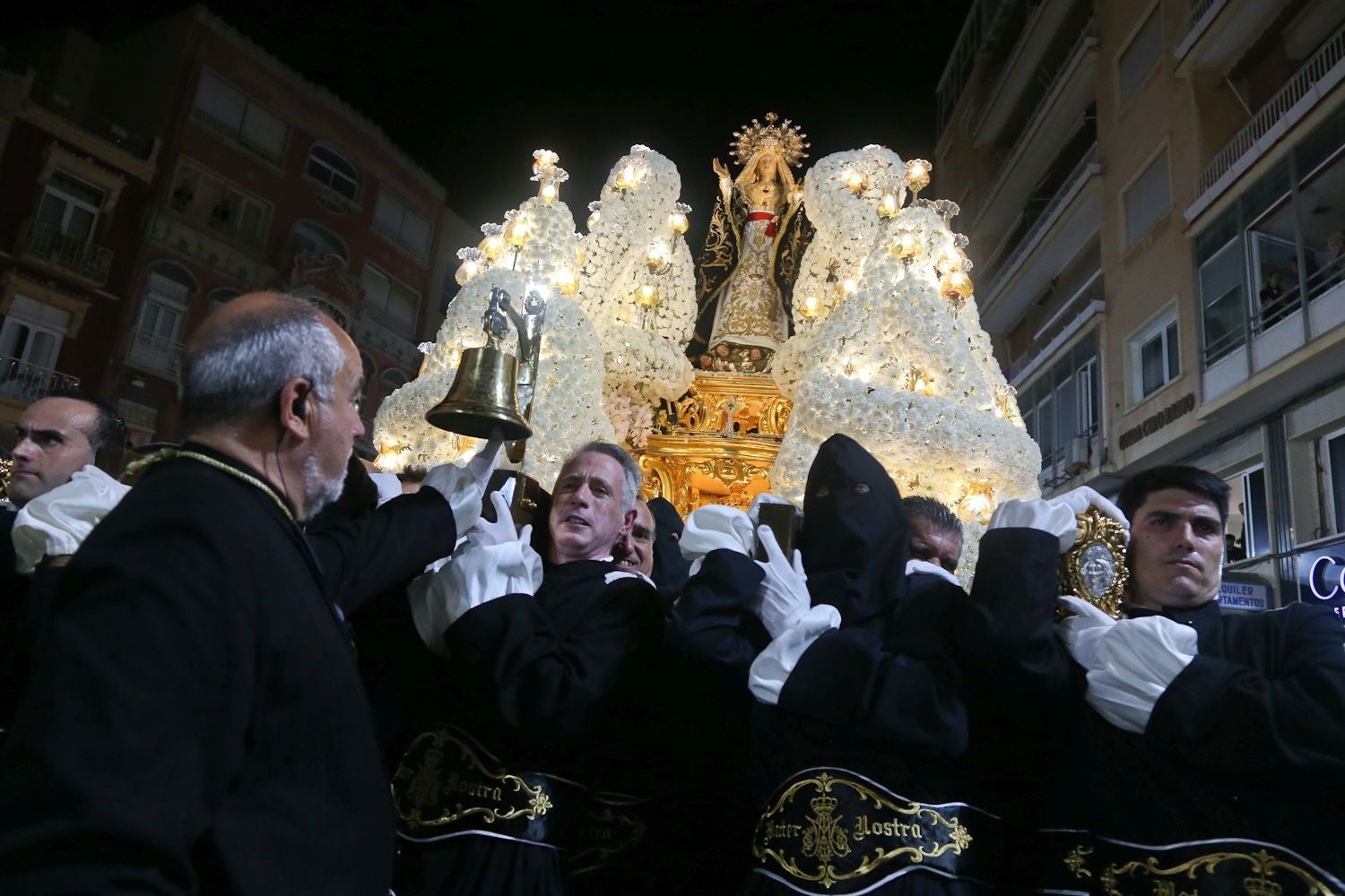 La procesión del Santo Entierro en Cartagena, en imágenes
