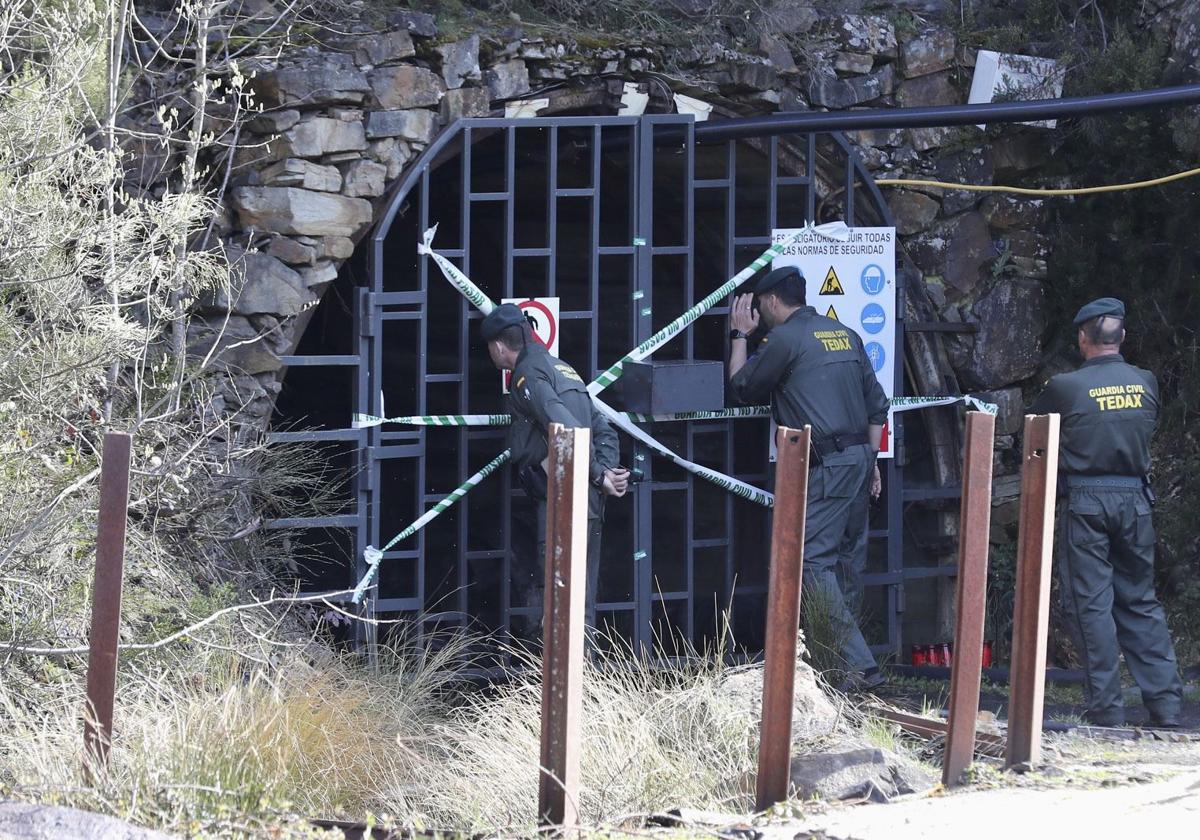 Inspección de la mina de Cerredo