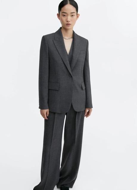 Imagen - Conjunto de traje en gris de Mango. Foto: Mango.