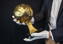 Autorizada la subasta del Balón de Oro de Maradona