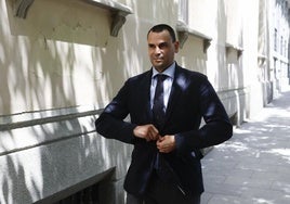 Tres detenidos en Algeciras cuando iban cruzar a Tánger para vender el portátil de la abogada del novio de Ayuso