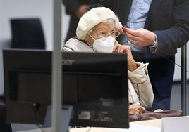 Irmgard Furchner durante el juicio en 2022.