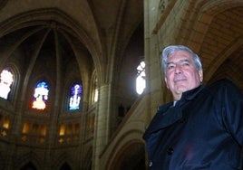 Vargas Llosa, en la Catedral de Santa María de Vitoria.