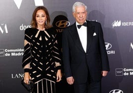 Isabel Preysler y Mario Vargas Llosa en los Premios de Mujer Hoy.
