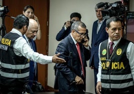 El expresidente peruano Ollanta Humala, al ser arrestado este martes por la Policía tras conocerse la sentencia.
