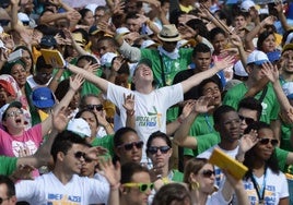 Católicos brasileños durante la visita del Papa Francisco al país americano.