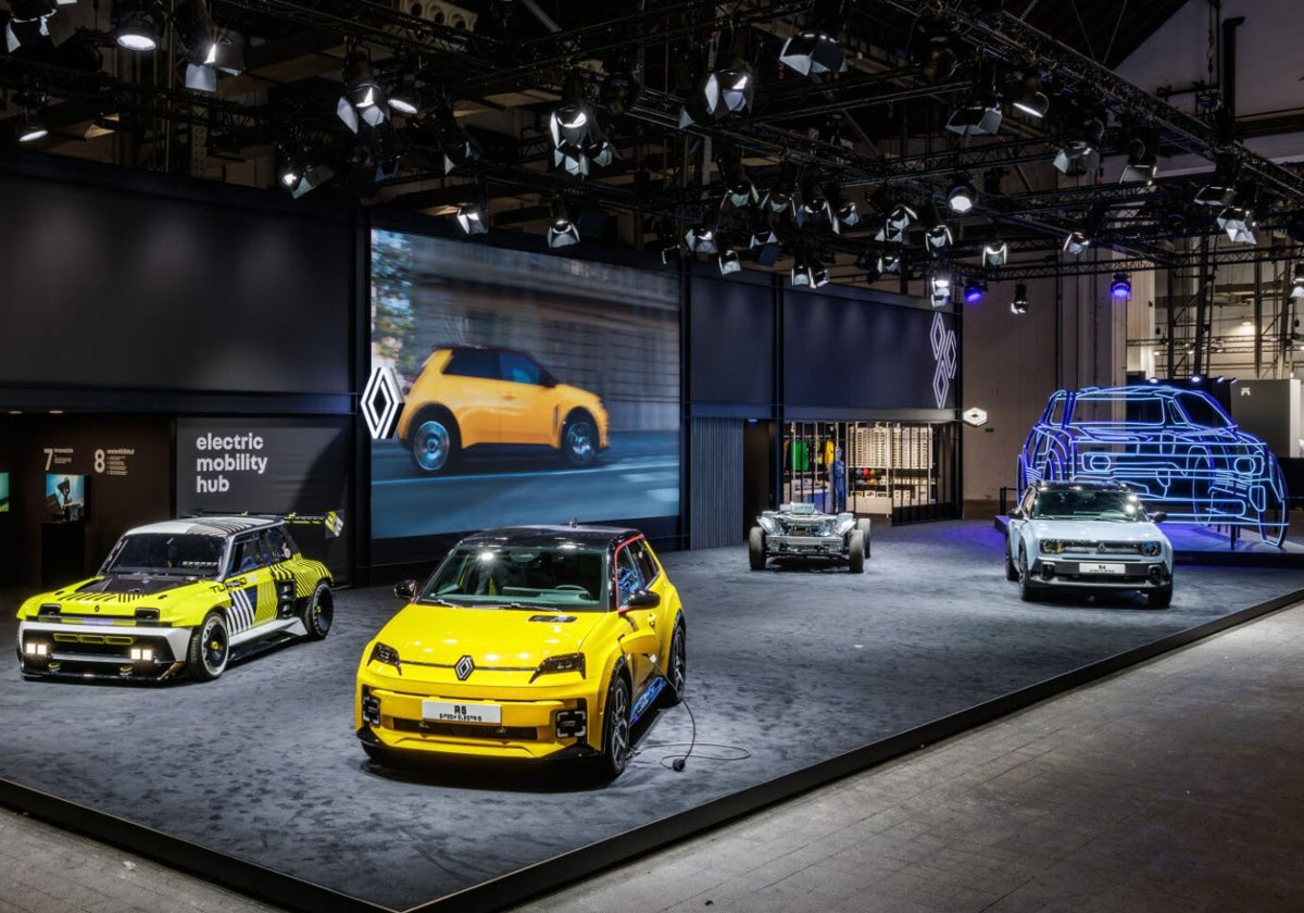 Renault acude a Automobile Barcelona con su gama E-Tech para democratizar la movilidad eléctrica