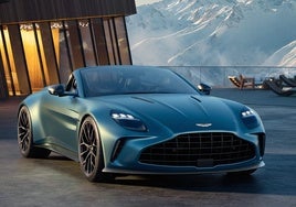 El Roadster sigue contando con el V8 de AMG