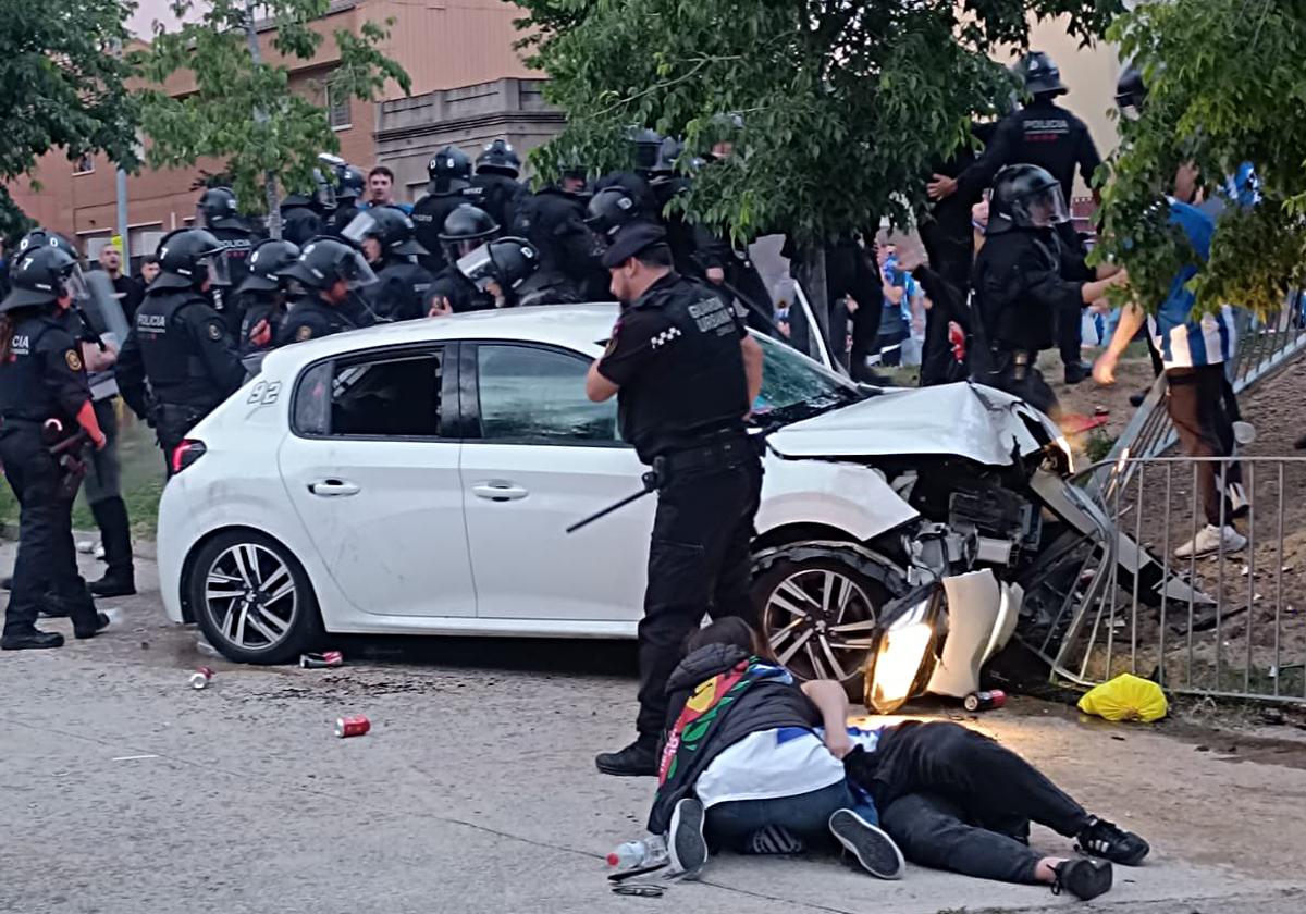 La jueza imputa tres delitos a la mujer que provocó el atropello masivo antes del Espanyol-Barça