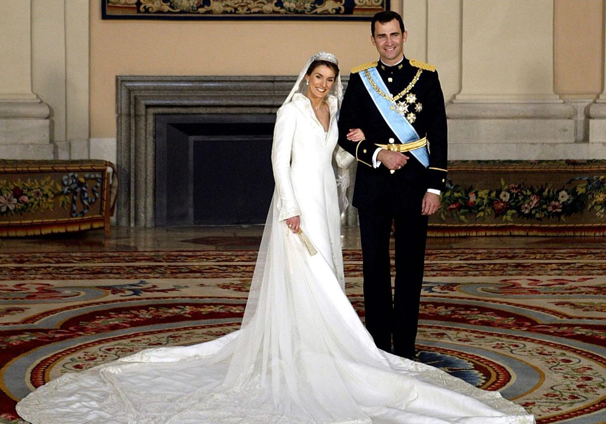 Los reyes Felipe y Letizia cumplen 21 años casados proyectando una imagen de unidad