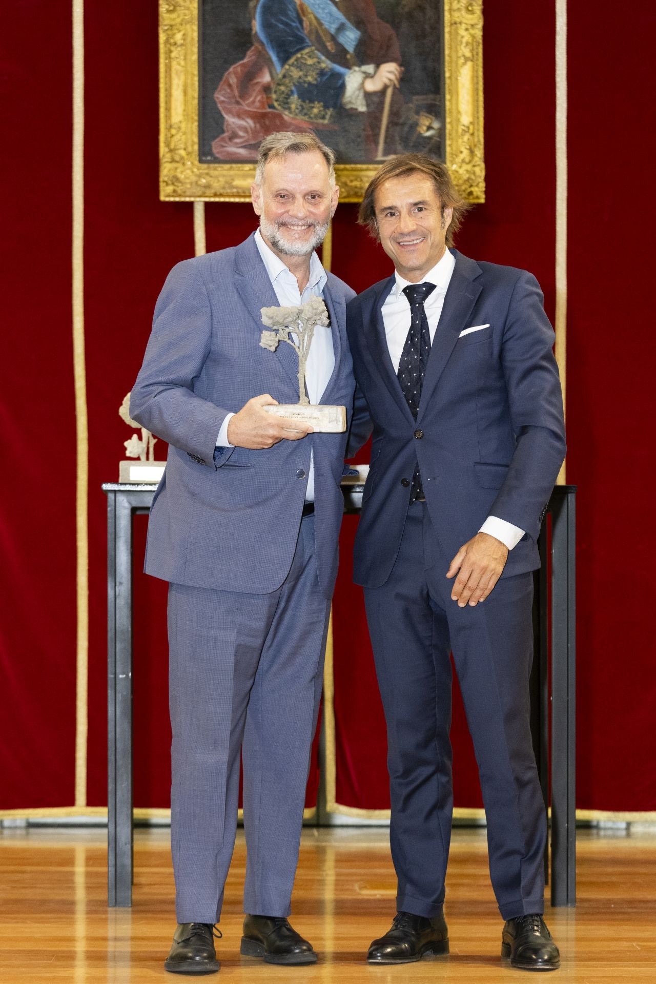  Juan Cierco, director Corporativo de Iberia, junto a Juan Pedro Díaz Armendaríz, director general Comercial de Vocento 