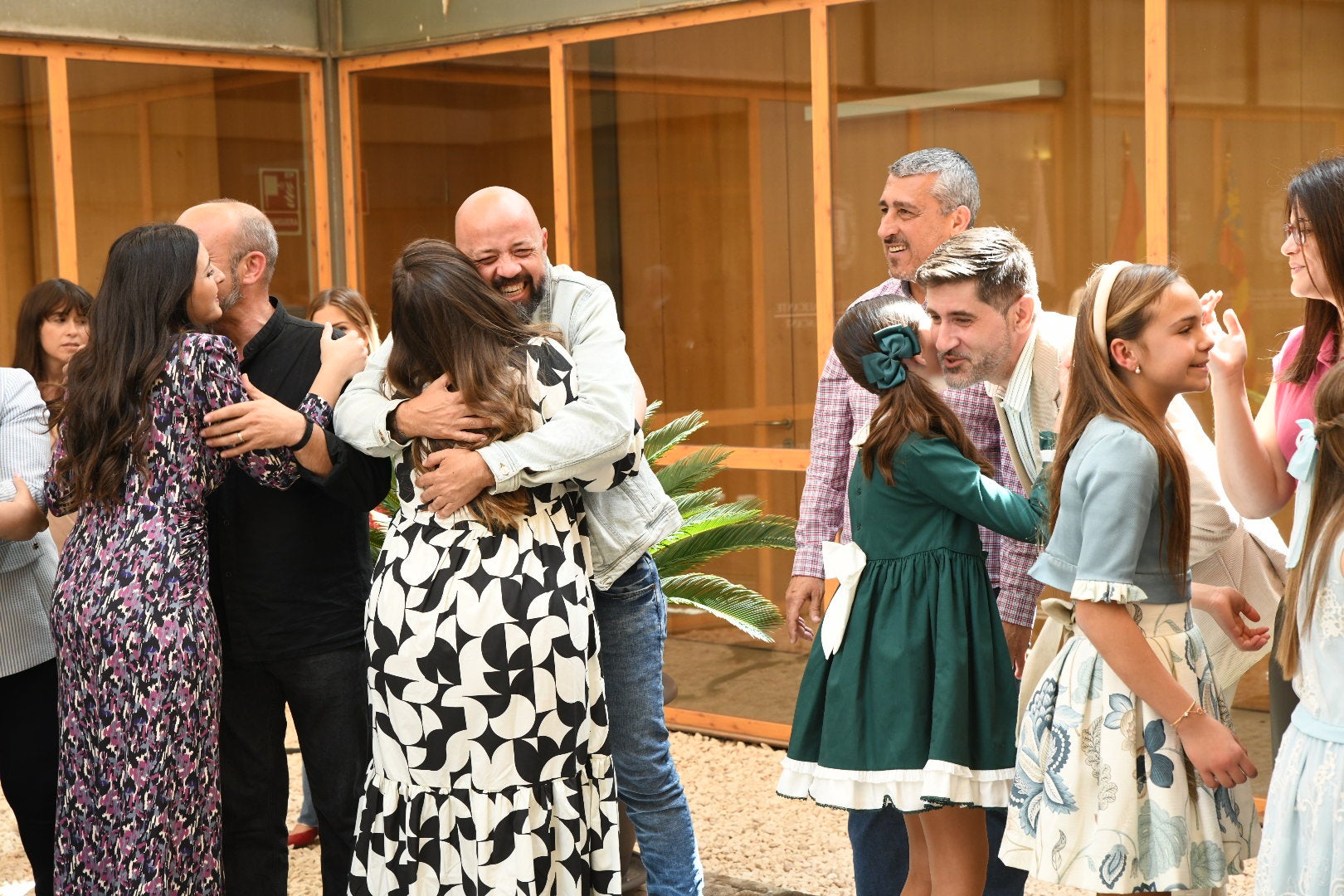 Alicante recibe a sus belleas del foc y dames d&#039;honor