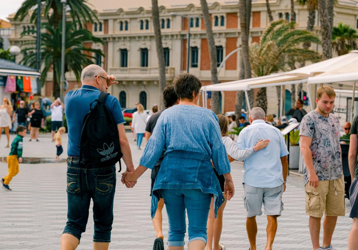 La población extranjera de Alicante supera el medio millón de personas por primera vez
